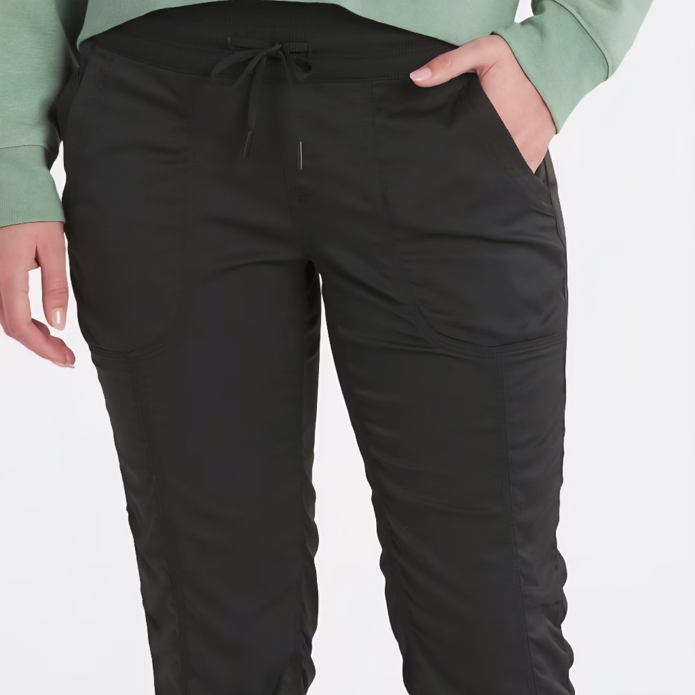 The North Face Women's Aphrodite 2.0 Crop Black Capri Track Pants - Picture 2 of 6